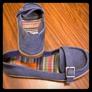Rocket dog canvas loafers